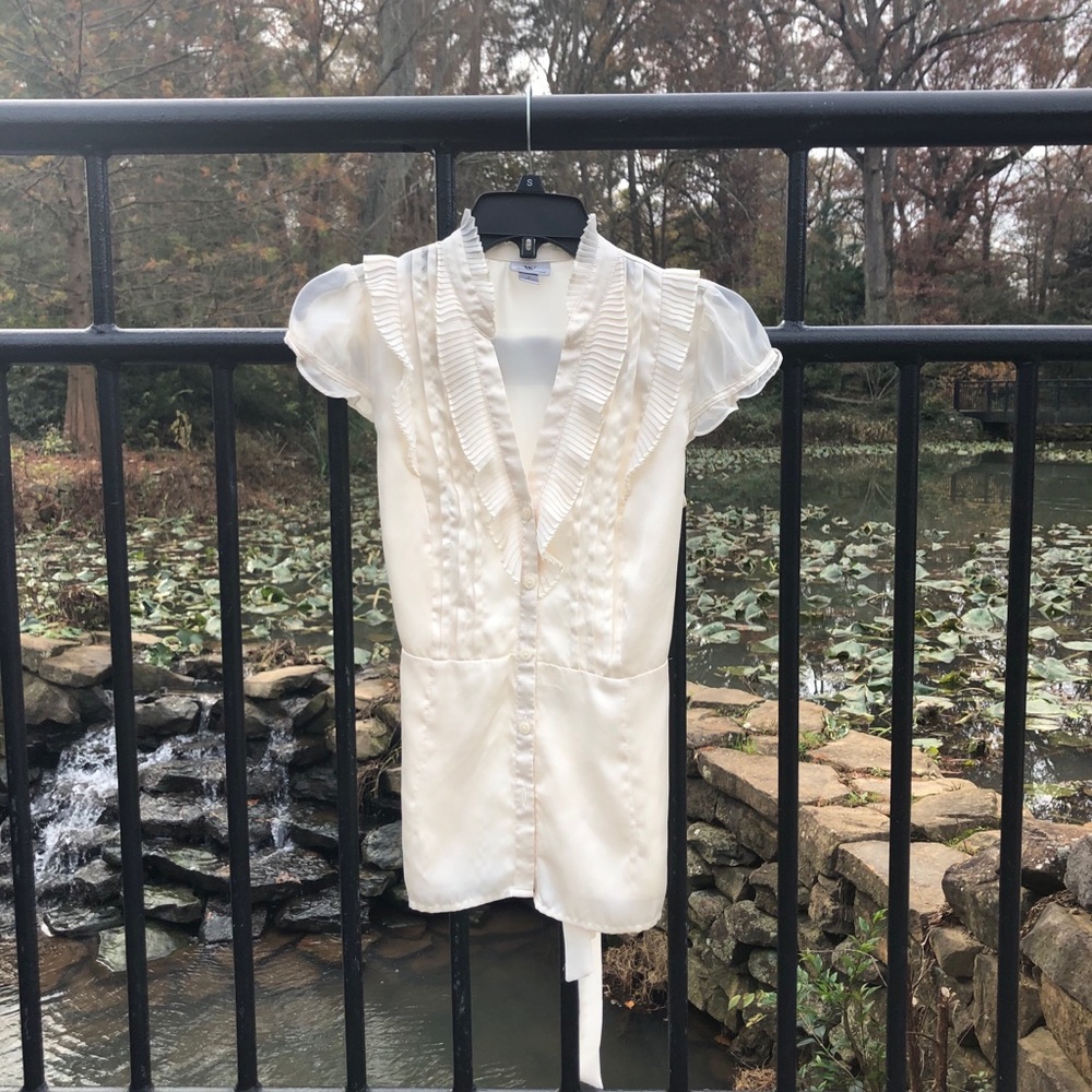Worthington Ruffled Sheer Cream Top Small